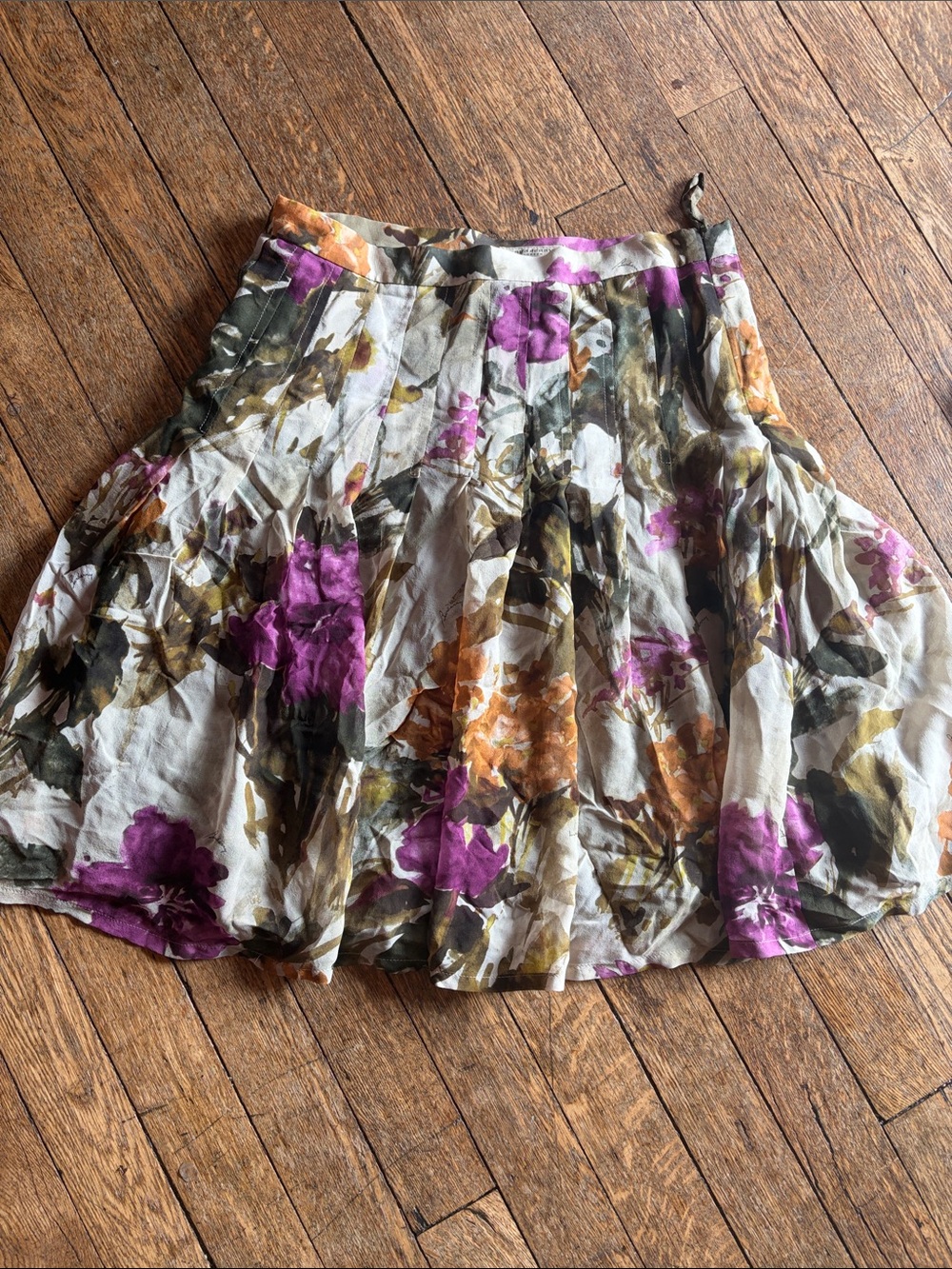 Burberry Floral Circle Skirt in Cream, Purple & Brown - size 4